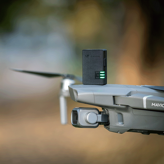 Dronetag Mini ist ein Micro-LTE-Transponder für Drohnen-Sichtbarkeit