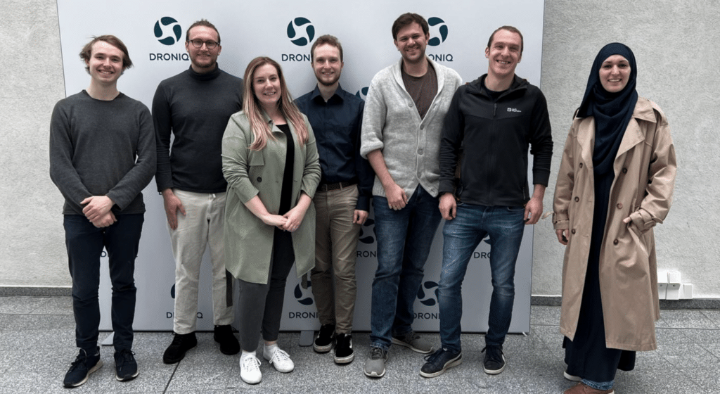 Droniq-Academy | Prüfung von Mitarbeitern des Fraunhofer Instituts IAO