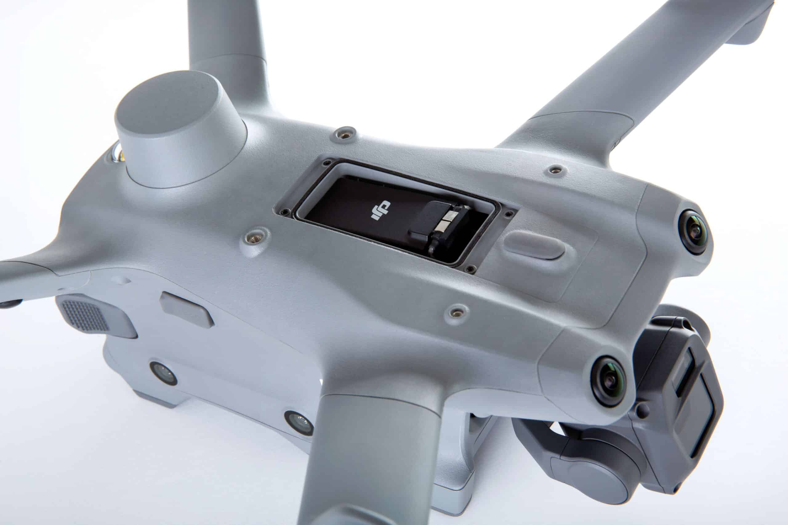 Der DJI Mobilfunk-Dongle ermöglicht 4G-Unterstützung für Drohnen und sorgt für stabile Übertragungen.