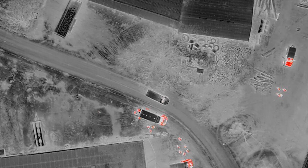 Infrarotbild einer Drohne mit Nachtsichtkamera